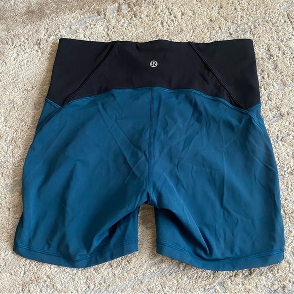Lululemon Train Times Short 6" in Nile Blue / Black Biker Shorts Teal: Size 10 - Picture 9 of 10